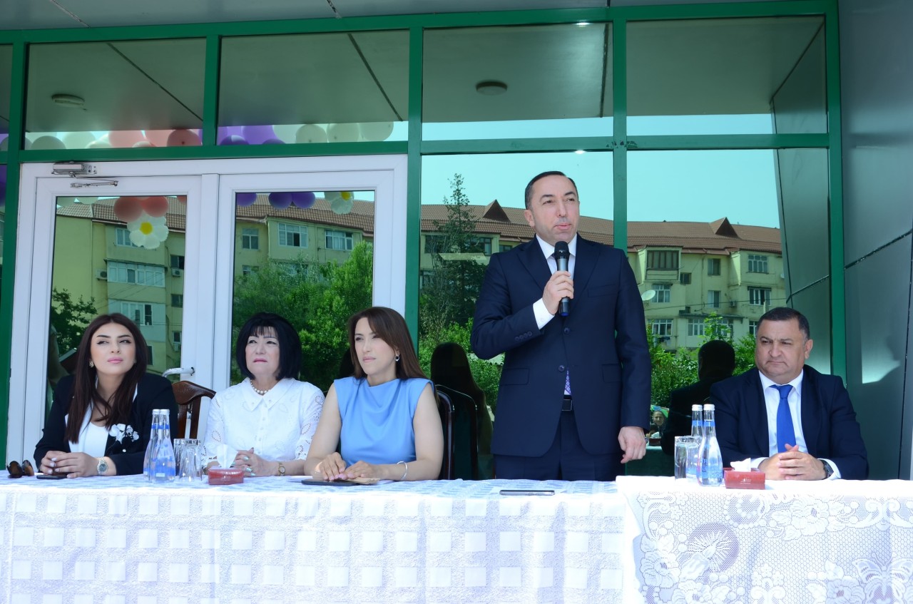 Sumqayıt Bələdiyyəsi "Məzun Günü"ndə onları da unutmadı - FOTOLAR